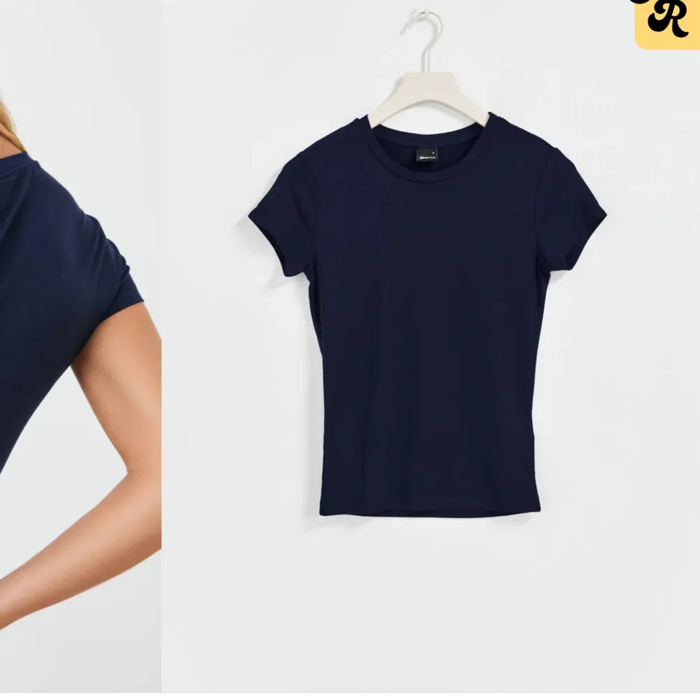 Set med byxa och t-shirt från Gina tricot🧚🏽‍♀️byxor i storlek xxs & tröja i storlek s  Tröjan aldrig andvänd & byxorna är andvädna Max 3 ggr. T-shirts.