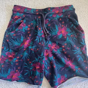 Snygga/sköna shorts  - Säljer pga för små