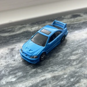 Toy car - Idk