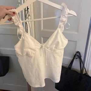 Linne - Säljer detta super populära linnet som inte säljs längre! Bara använd nån gång💕