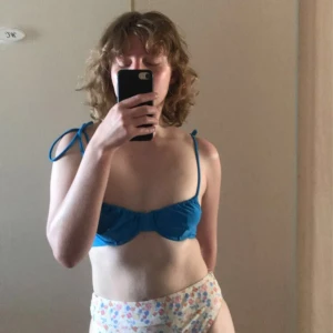 Bikinitopp - Jättefin blå bikinitopp. Köpt på Nakd.