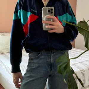 Adidas Kofta - Vintage Adidaskofta, säljs då den inte kommit till använding på något år. Är i väldigt bra skick😌