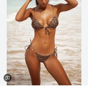 Fin bikini från meloonpro - Skitsnygg leopard färgad bikini från meloonpro. Aldrig använd, endast testad. Köpte för ett tag sedan men har aldrig kommit till användning.  Bikinin heter på hemsidan CECE BIKINI SET - leopard Luxe.  Nypris 700kr.  Pris kan diskuteras!