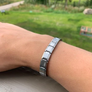 Italian Charms Bracelet - Hej! Säljer en helt ny Italian Charms Bracelet. Den är ”stainless steel” och ska inte rosta från vatten. 