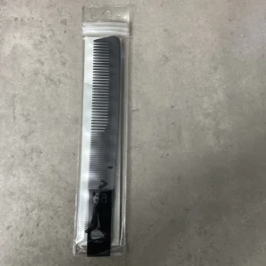 Kam - Oanvänd Hårkam. Pris kan som vanligt diskuteras.💖