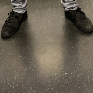 Christian Louboutins - Ett par loubs, väldigt slitna och inget för att bevisa att skrona är äkta(inget og), därav priset. Minsta fundering så är det bara att skriva👍🏼