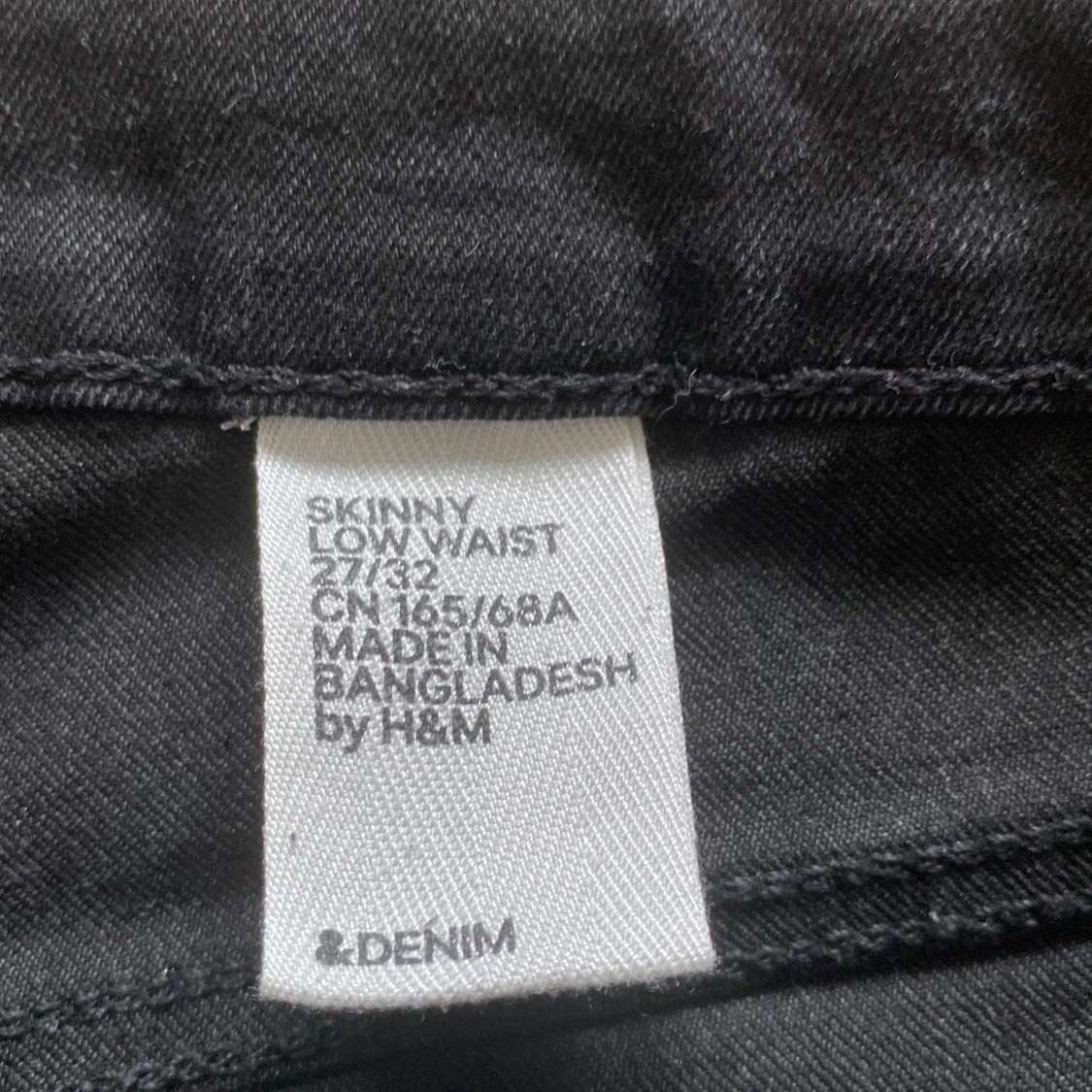 Svarta jeansshorts från H&M - 91