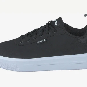 Adidas court platform svarta  - Helt nya i sin kartong fortfarande. 