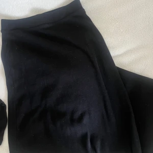 Ribbad kjol från Zara - Inga deffekter, dm för frågor eller fler bilder 