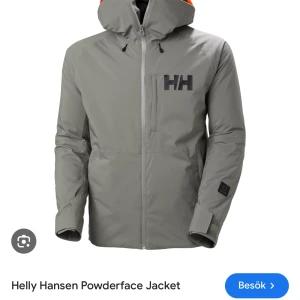 Helly Hansen jacka - Den ligger på ungefär 3700 , aldrig använt.  Finns i Jönköping 