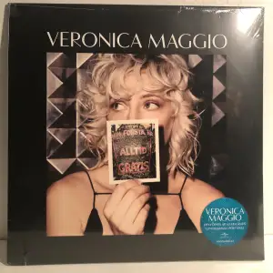 Veronica Maggio vinyl ”första är alltid gratis”. Helt oöppnad, nypris 300kr. Skriv vid frågor och funderingar!