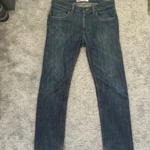 Levis jeans - Ett par fina Levis jeans i bra skick. Skriv privat för fler bilder.