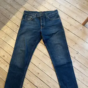 Oanvända nudie jeans i modellen steady eddie, nypris 1600, storlek 36/32