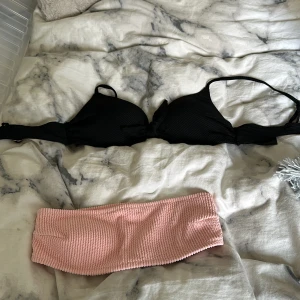 Bikiniöverdel  - 2 bikiniöverdelar säljes i fint skick. Knappt använda  Rosa storlek : S från hm  Svart storlek 75B från hm  En för 25kr båda för 40kr
