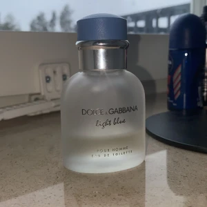 dolce&gabbana parfym - dolce&gabbana parfym 20-19 ml kvar.ingen box.fraktar samma dag som den köps