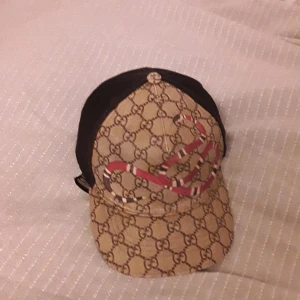 Gucci keps beach snake - Fin gucci keps i ganska bra skick. Storlek M Box medföljer