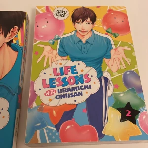 Life Lessons vol 1-2 - Life lessons with uramichi oniisan mangan i volym 1-2 Skriv vilken ni är intresserad i/båda och pris kan diskuteras. Vid köp av ena så köp nu och skriv vilken ni vill ha! Orginal pris 200kr