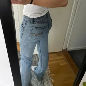 Jätte fina diesel jeans, super bra skick.  Säljer då dom var för stora för mig💕  