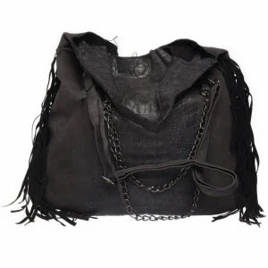 Axelrems väska  - Fin, stort utrymme, lite urtvättad 