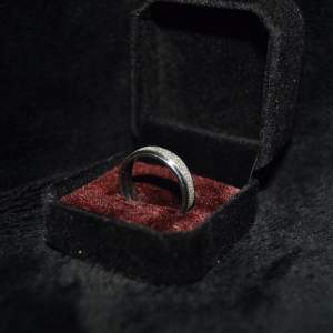 Silverpläterad Ring med kristaller 