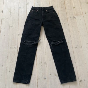 Gina tricot Jeans - Säljer då de är för små och aldrig kom till användning 