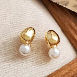 New, gold plated, silver pins, synthetic pearls 