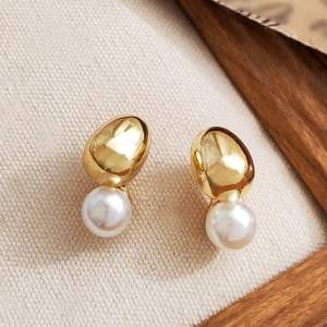 New, gold plated, silver pins, synthetic pearls 