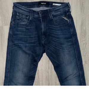 REPLAY Jeans  - Nya och oanvända REPLAY jeans  Slim Fit i storlek 29