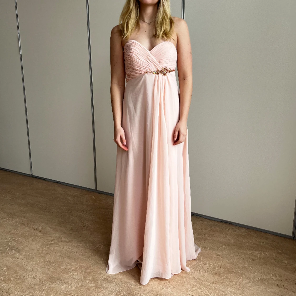 Rosa offshoulder balklänning 