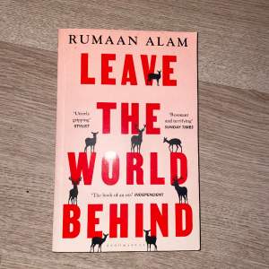 Säljer Leave the world behind av Rumaan Alam, läste ut den nydligen och den var superbra! Nyskick. Skriv gärna om ni är intresserade eller har frågor! <3