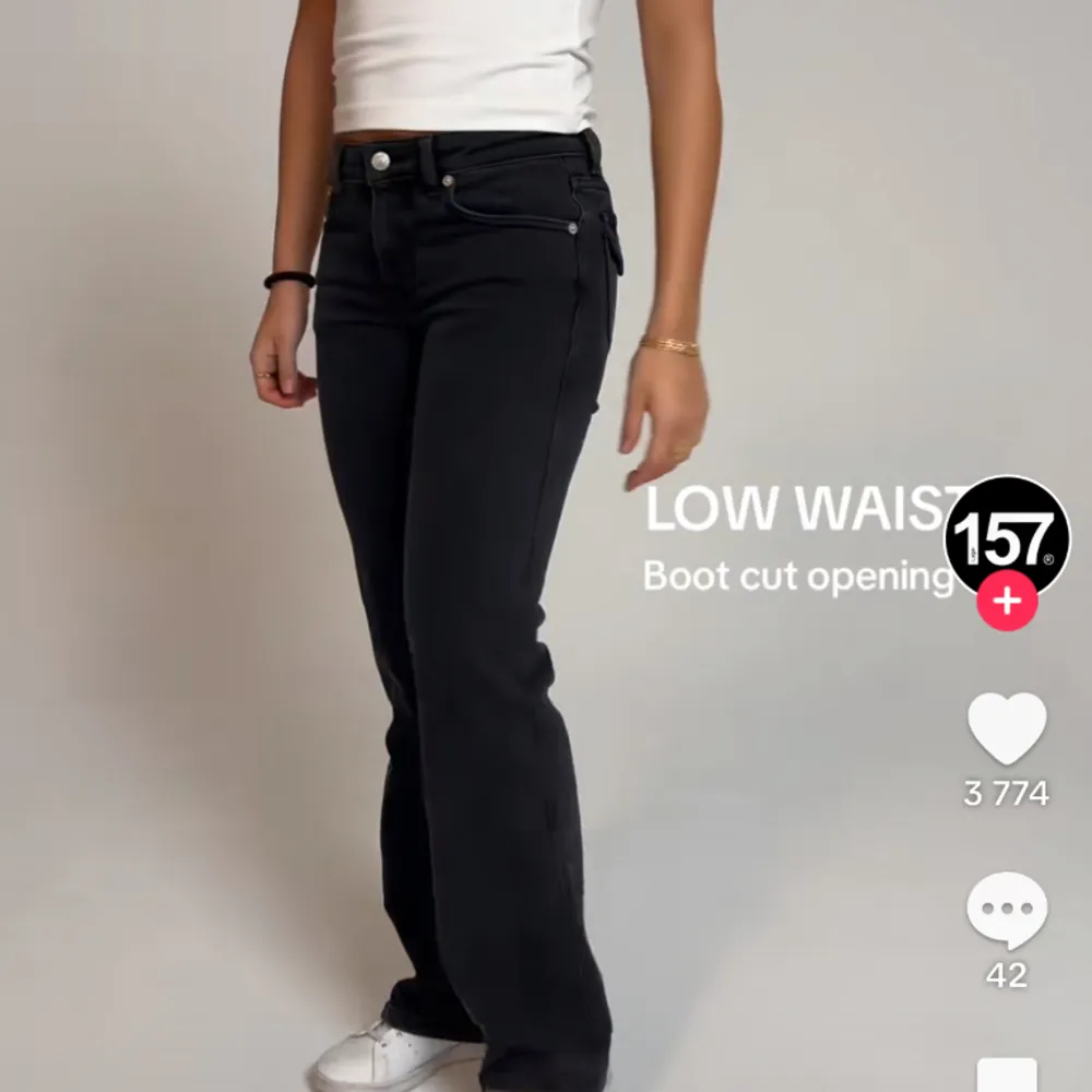 low waist lager 157 byxor, använda ungefär 2 gånger så som nya 💗 . Jeans & Byxor.