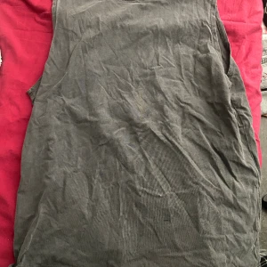 linne - väldigt fint linne, skönt att ha på sig under sommaren, använt nån gång! köpt för 1 år sen ifråm H&M! kontakta mig för frågor🤍