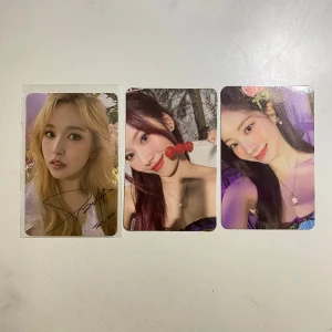 TWICE PHOTOCARDS - Har dessa Twice photocards som jag säljer! Kan också byta mot vad som helst på andra bilden, annars gäller dessa priser -- 40|X|50 -- (kr) // Frakt från 18kr // Skriv till mig om du vill köpa eller byta! 