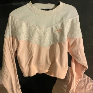 Nike sweater  - Bra skick endast använd en gång 