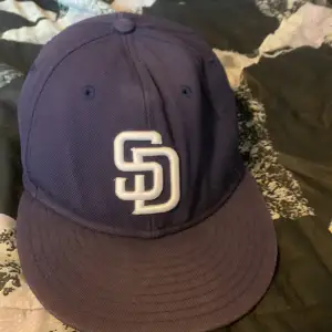 Säljer San Diego padres keps bra kondition passar inte längre storlek 56,8  