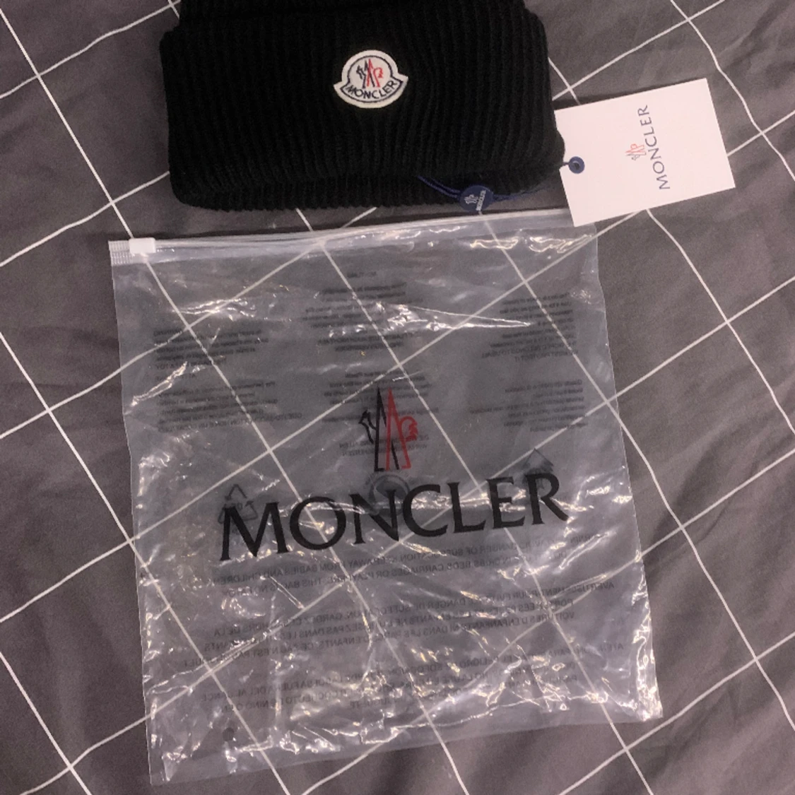 Moncler mössa - 91