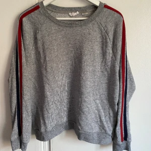 Vintage Levis  - Inga anmärkningar. Den passar en i m/L. Croppad