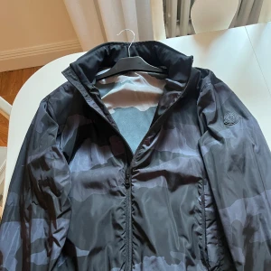 Moncler windbreaker camo  - Moncler jacka camo
