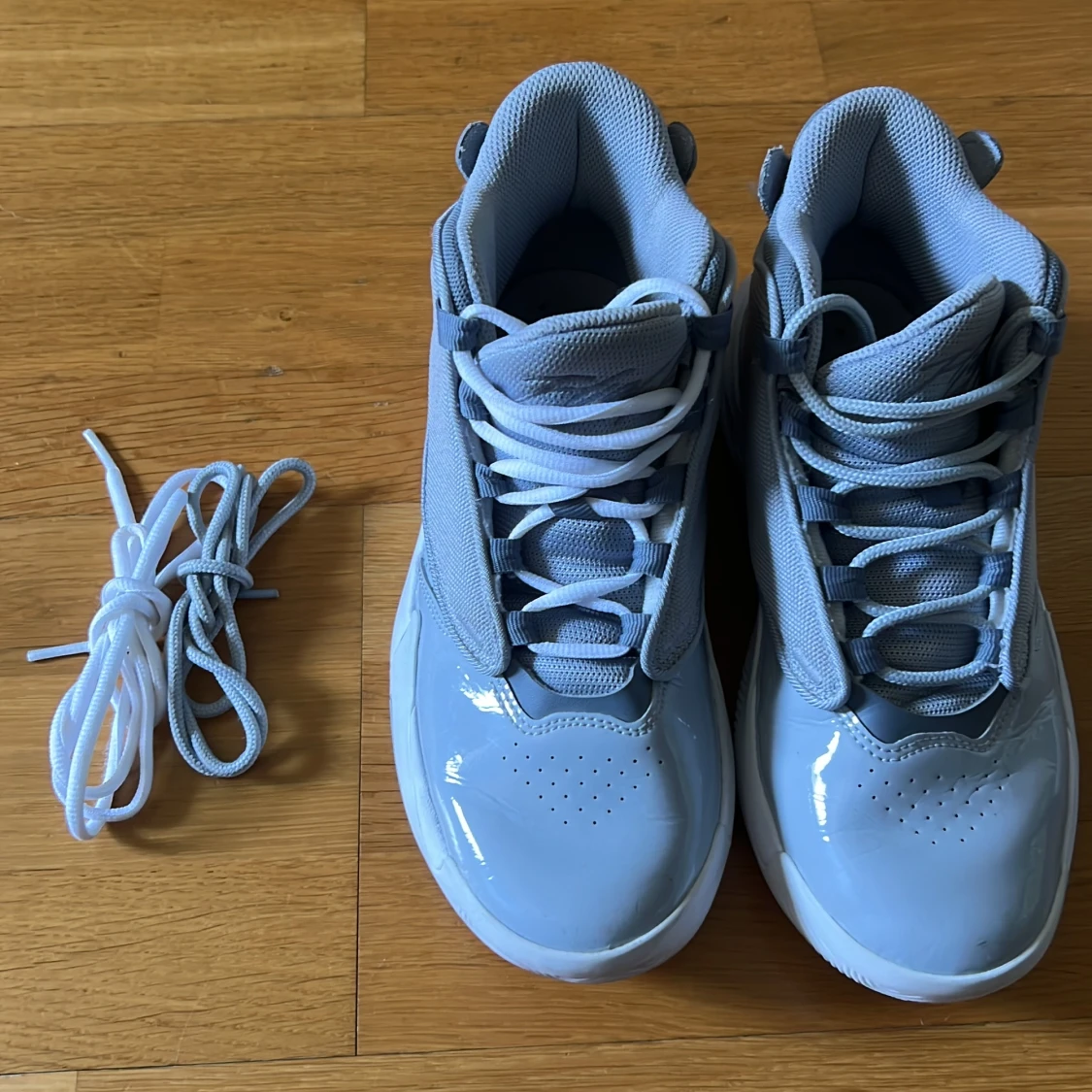 Jordan aura Max 4 grå, vit - 90