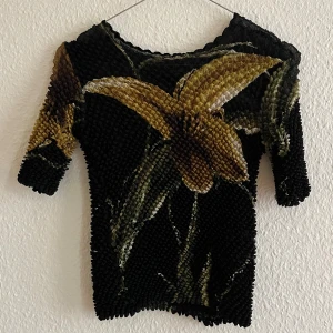 Skrynklad topp! - Så cool och unik topp som stretchar ut sig när man har den på sig