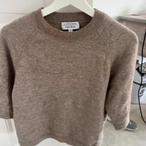 Other stories tröja - Other stories t-shirt storlek Xs!