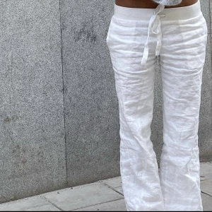 Alobha linnebyxor  - Jättefina linnebyxor från alobha! Säljer då de inte kommer till användning längre🩷