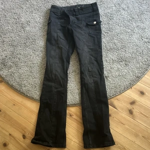 Jeans - Säljer dessa super snygga hm jeans💗