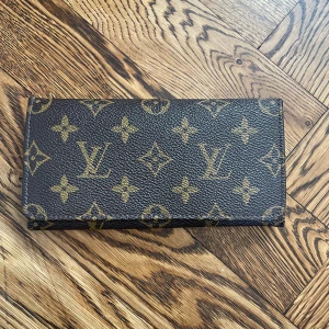 Plånbok - Så snygg plånbok 🤎🤎🤍 Bra skick