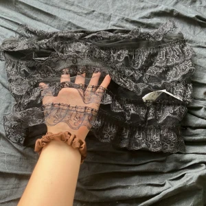 Topp - Älskar och ser så fin ut! Inga defekter. För fler bilder kan du kontakta mig. Kan sänka priset om det är en snabb affär. Är 164cm lång.