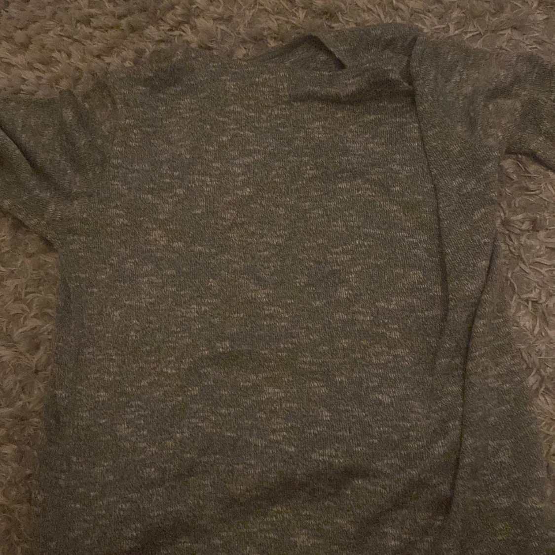 Grå tröja  - 90