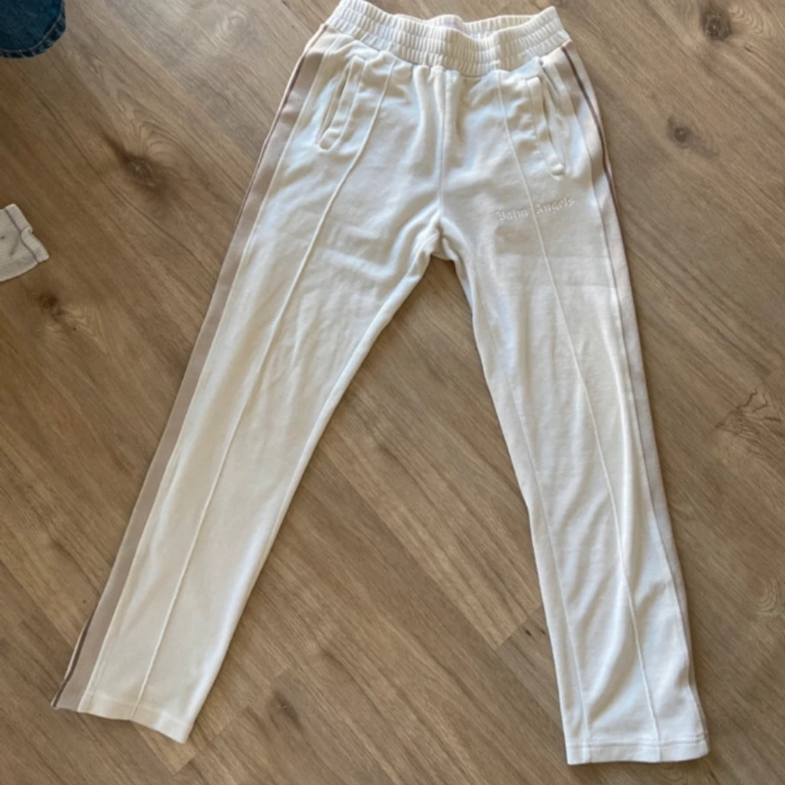 Trackpants