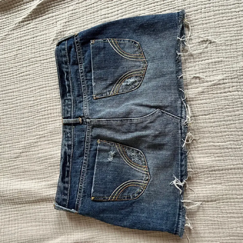 Vintage jeanskjol från hollister.. Kjolar.