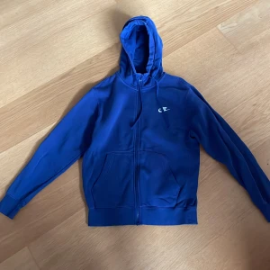 Nike hoodie - Säljer nu denna hoodie då jag inte använder den längre. Skick 9/10