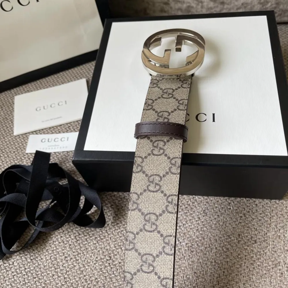Selling Authentic Gucci Brown Beige Belt size 90 In superb condition with complete accessories . Accessoarer.